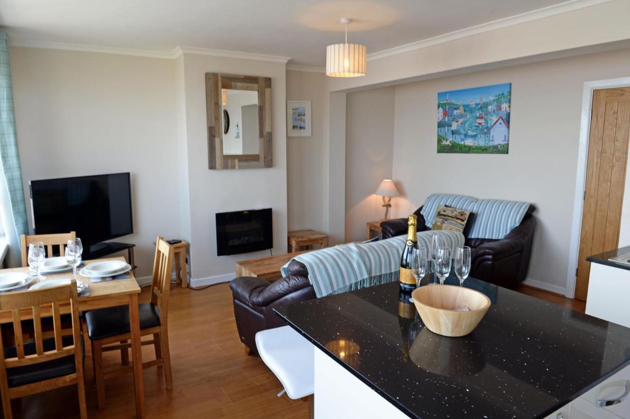 Mermaid Apartment - Sea Front Apartment With Views Saundersfoot Buitenkant foto